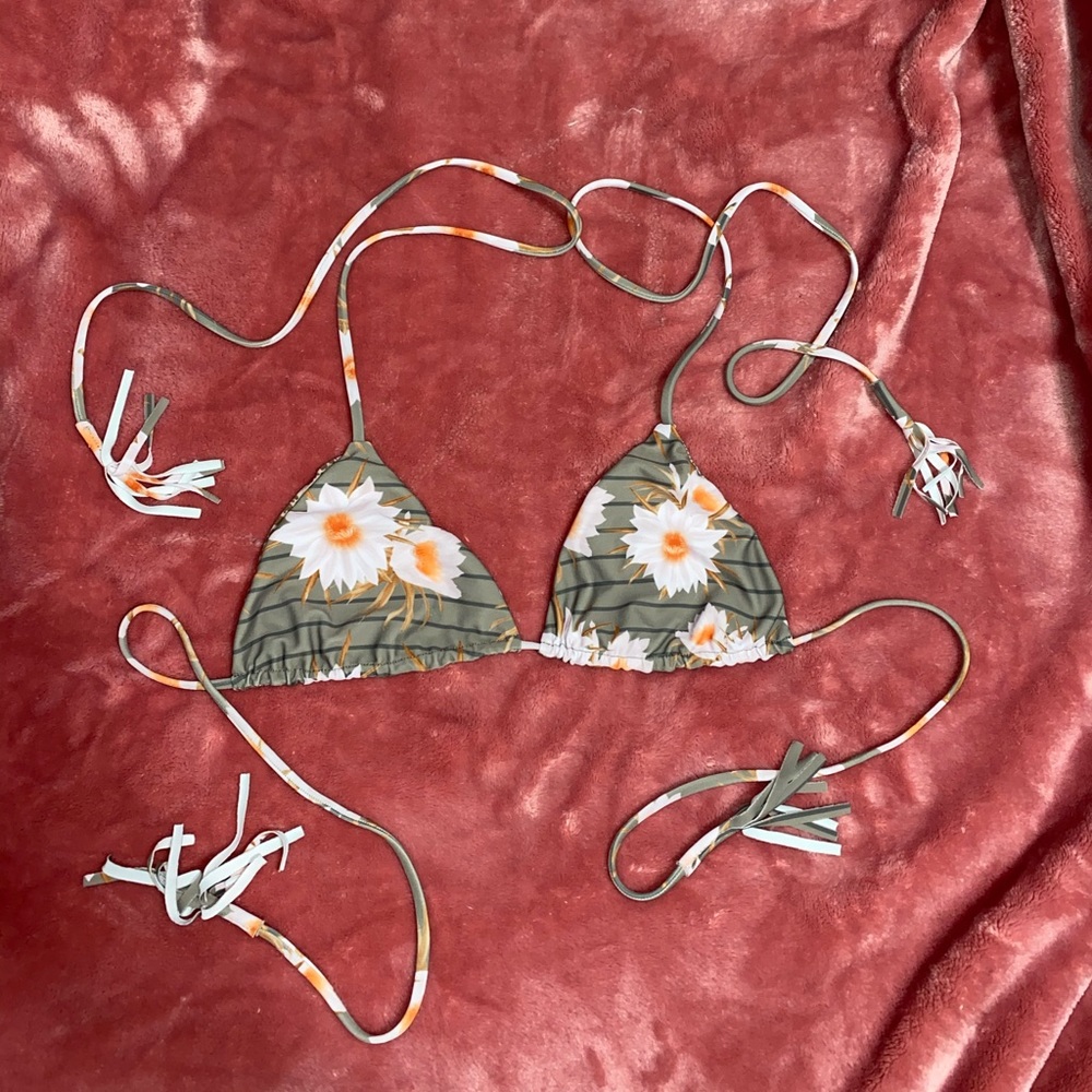 ACACIA SIZE MEDIUM TOP